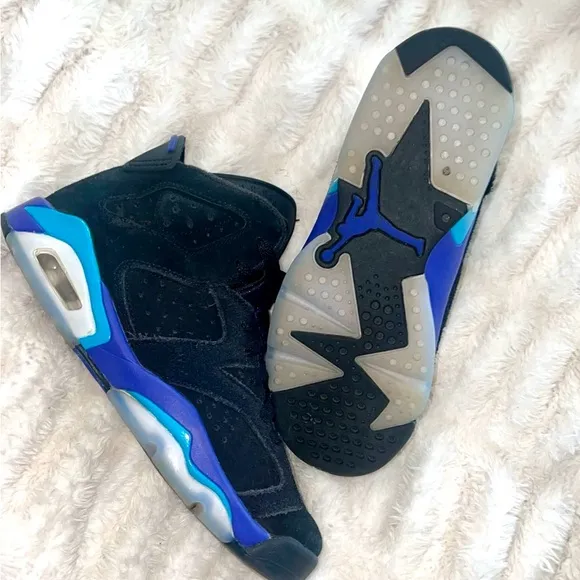 Air Jordan 6 Retro (Big Kid) size 3.5