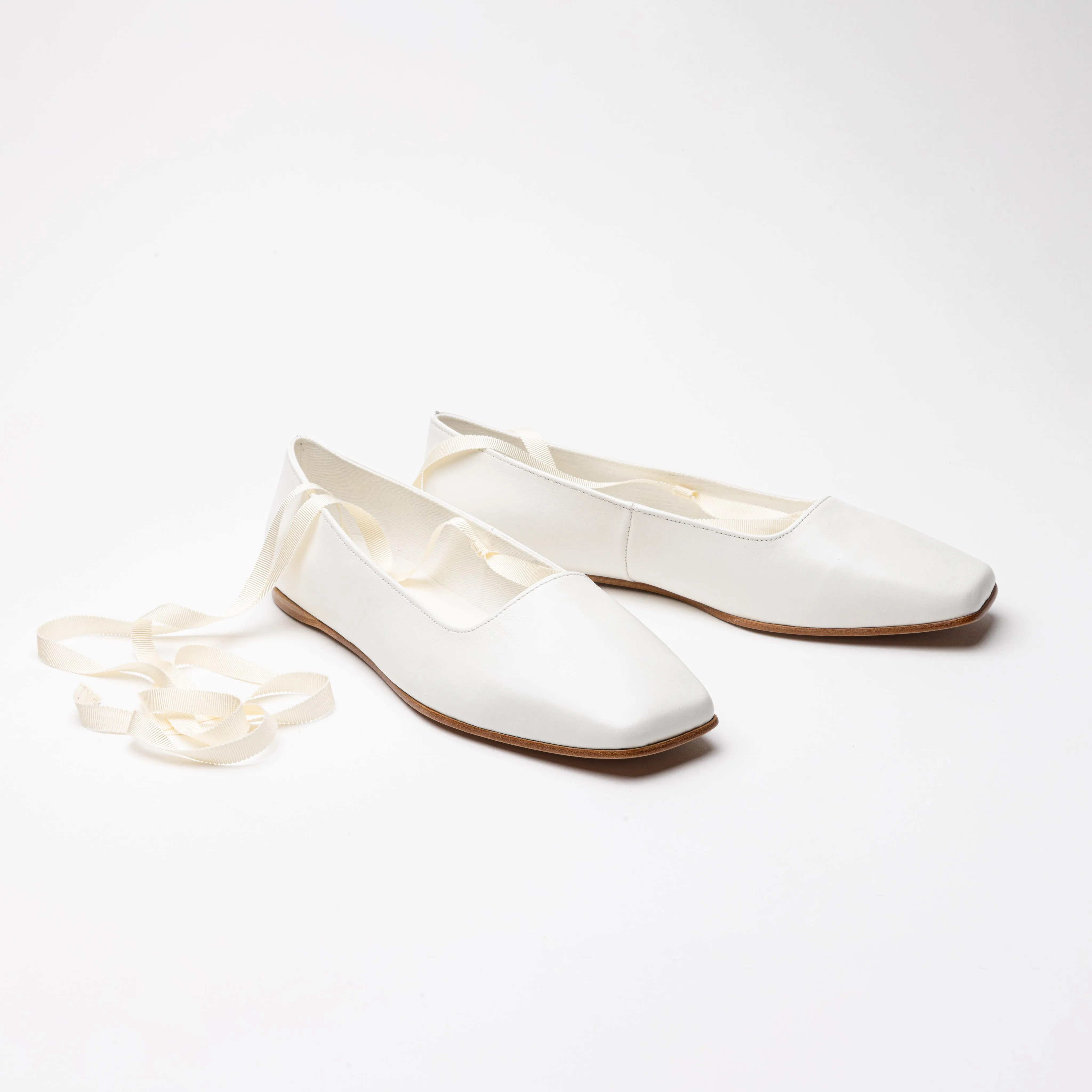 Bronte Slippers Wide (Soft Ivory)