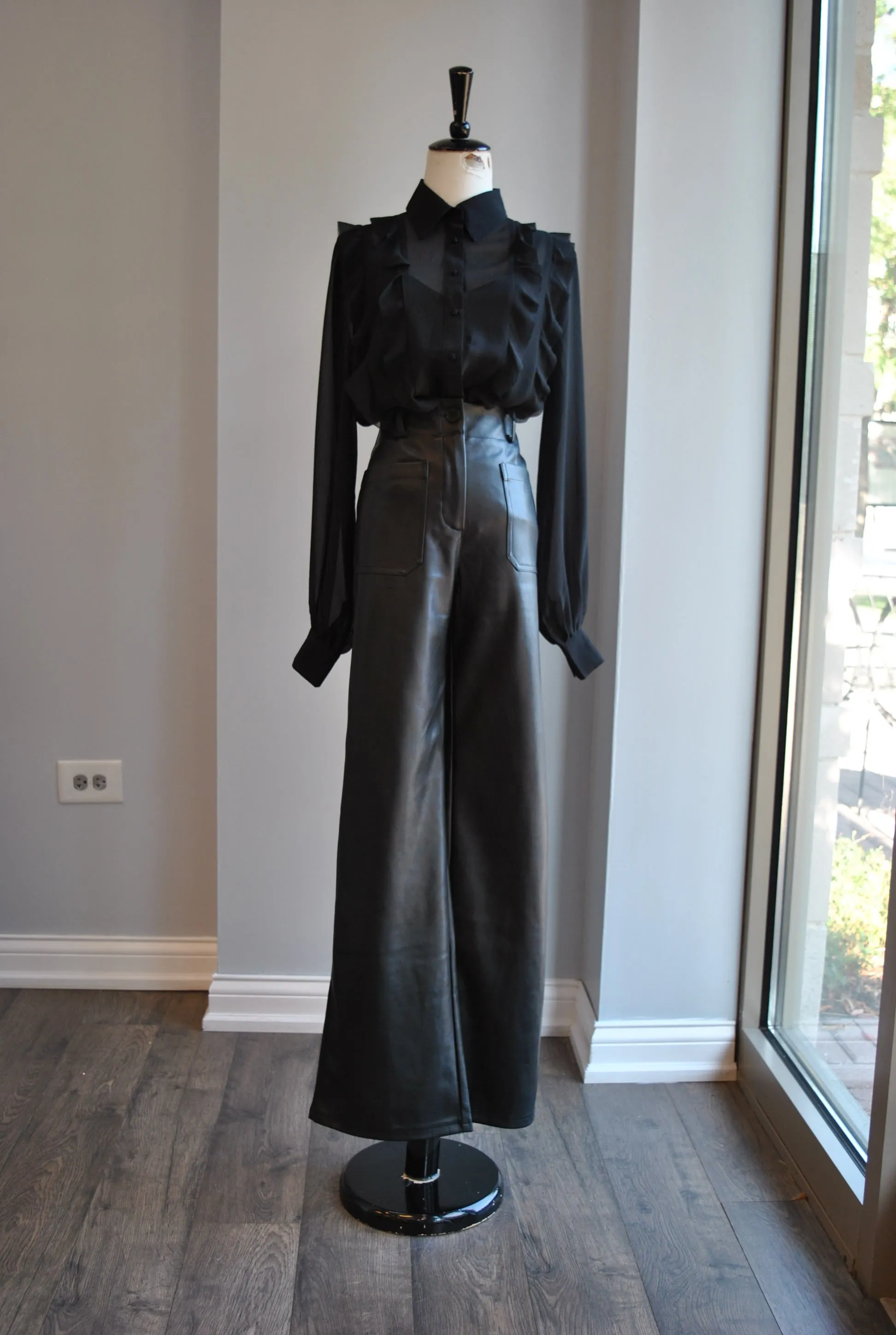 HIGH WAISTED FLAIR STYLE FAUX LEATHER PANTS