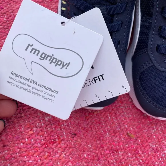 Kid size PUMAS! Unisex and so cute😎see pic for all the details ... brand NEW!!