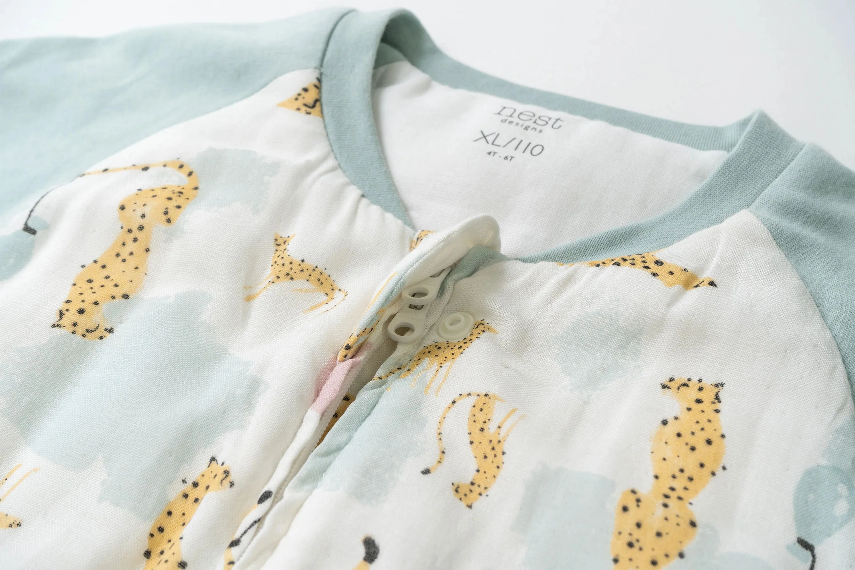 NEW Raglan Long Sleeve Footed Sleep Bag 2.5 TOG (Bamboo) - Cheetah Party - 6 months to 18 months! Retails $72 