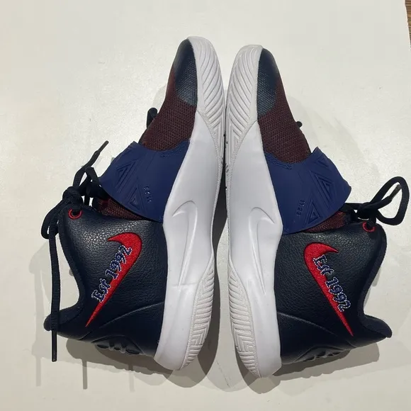 Nike Kyrie Flytrap 3 GS 'Obsidian Gym Red' NWB