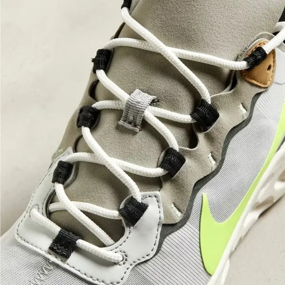 Nike React Element 55 Size 8 EUC