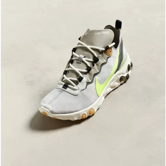 Nike React Element 55 Size 8 EUC