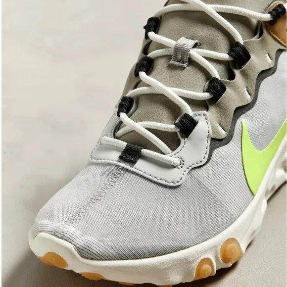 Nike React Element 55 Size 8 EUC