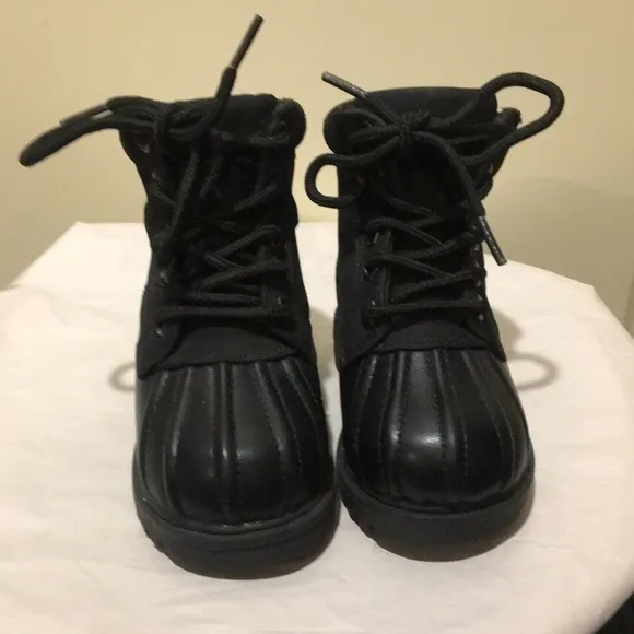 NWOT! Lugz Kids lace up construction boots memory foam insole slip resistant 5
