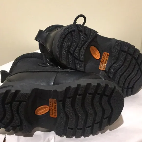NWOT! Lugz Kids lace up construction boots memory foam insole slip resistant 5