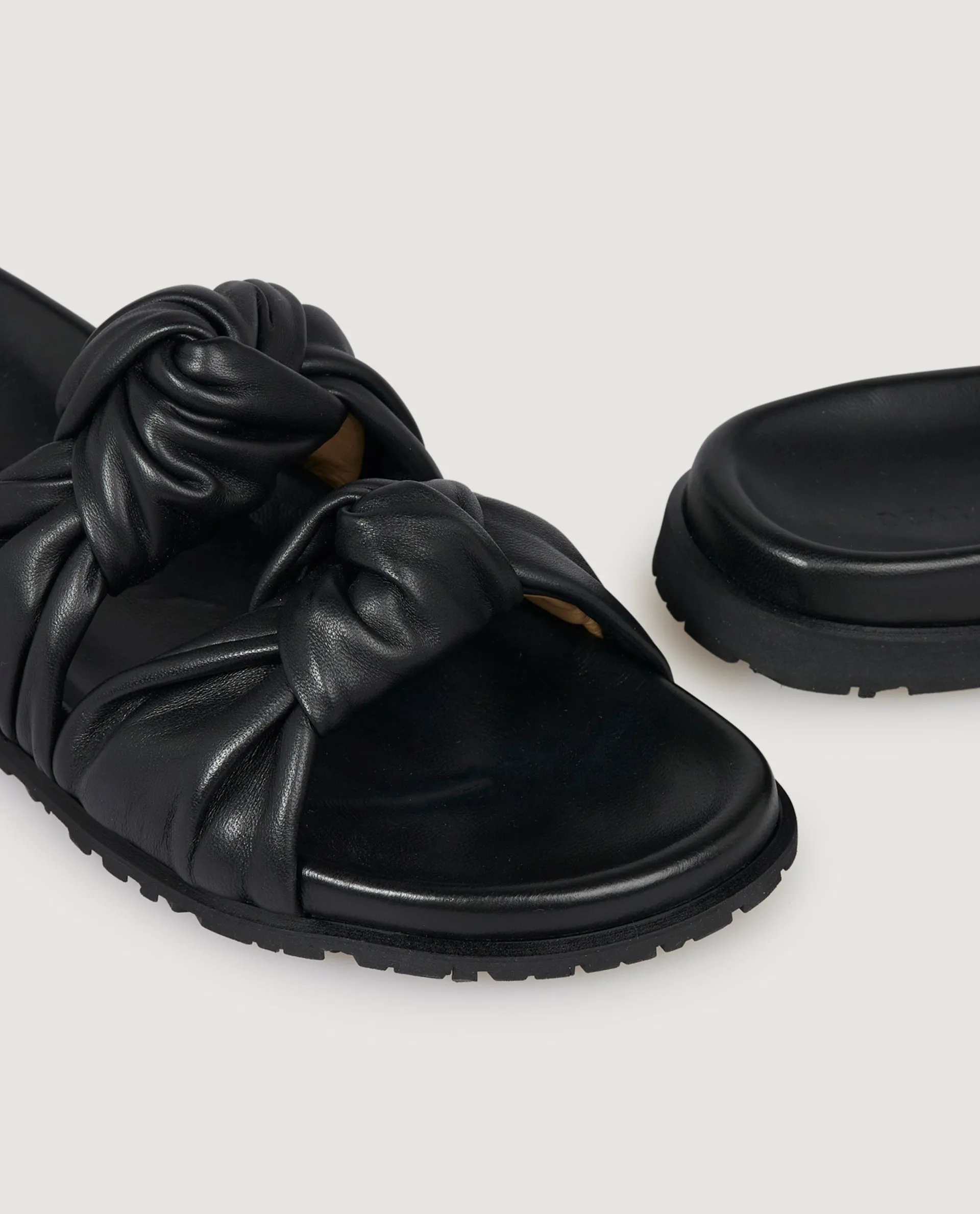 Tye Slippers